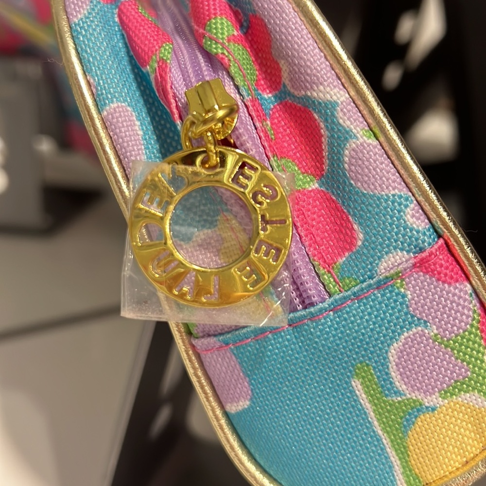 NWOT-Lilly Pulitzer/Estee Lauder zippered pouch - Picture 4 of 6